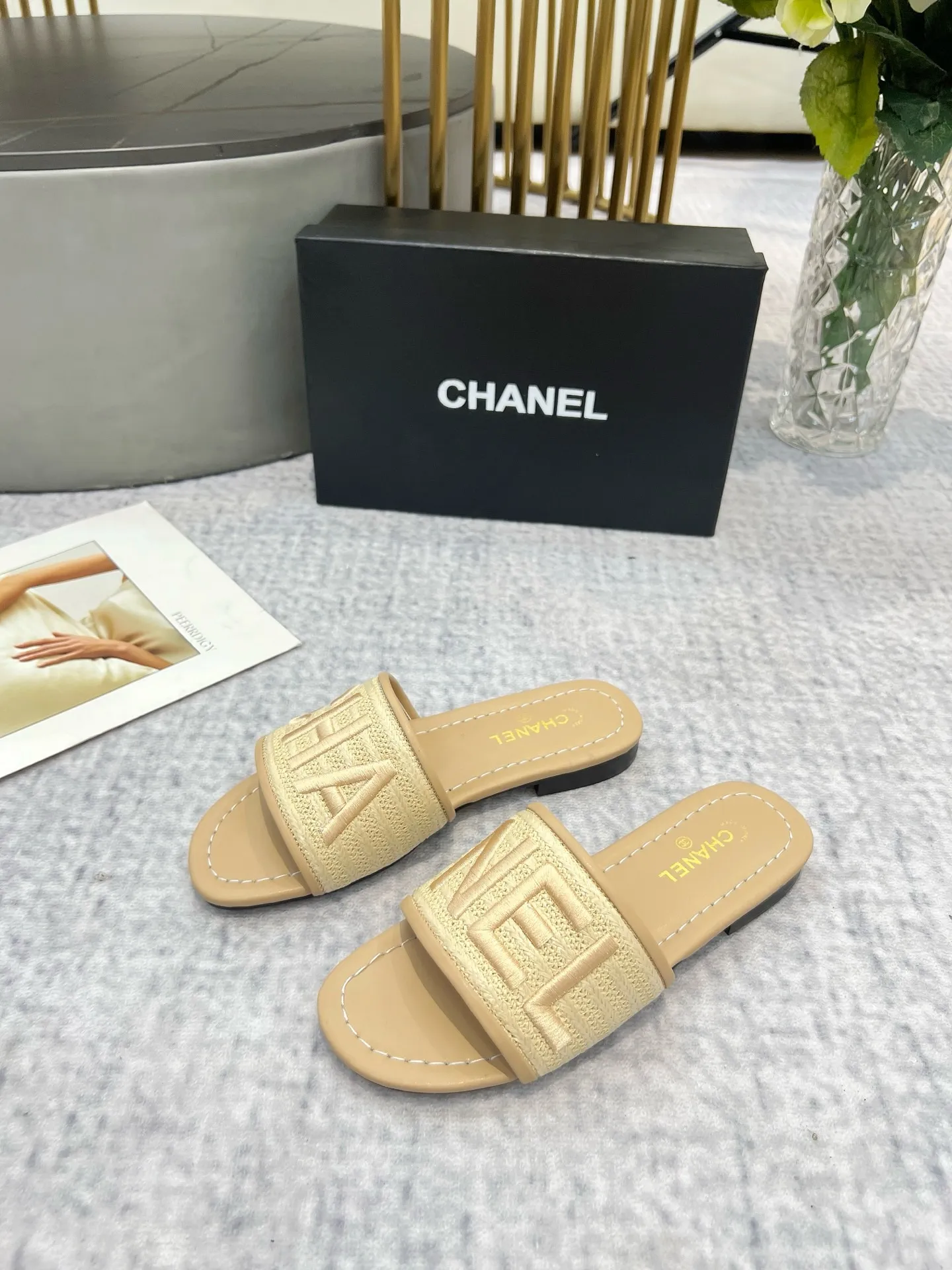 💕💕Factory direct selling price p340💕💕 Genuine leather sole +30 CHANEL, the upper uses three-dimensional electric embroidery technology, the upper foot is comfortable, soft and breathable, must-have size 35-43, leather sole +30